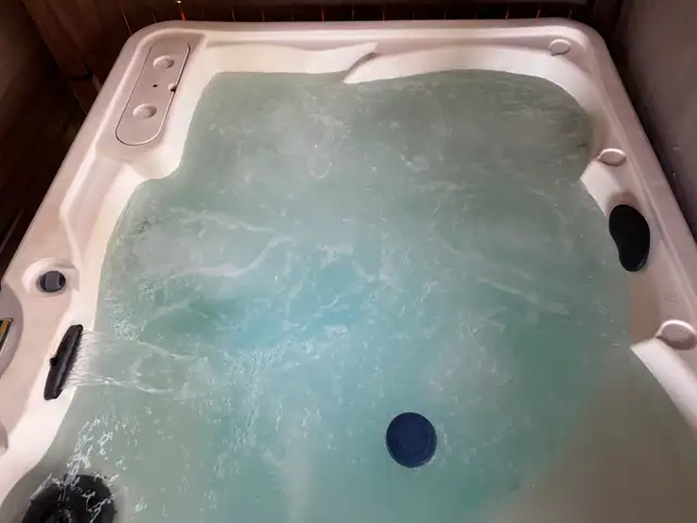 Fantasy Spas Entice Premiere Plug & Play Hot Tub in Hot Tubs & Pools in Kitchener / Waterloo - Image 4