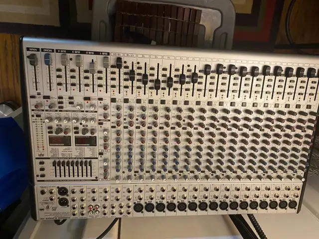 Eurodesk  SL2442Fx Pro mixer in Pro Audio & Recording Equipment in Sudbury - Image 4
