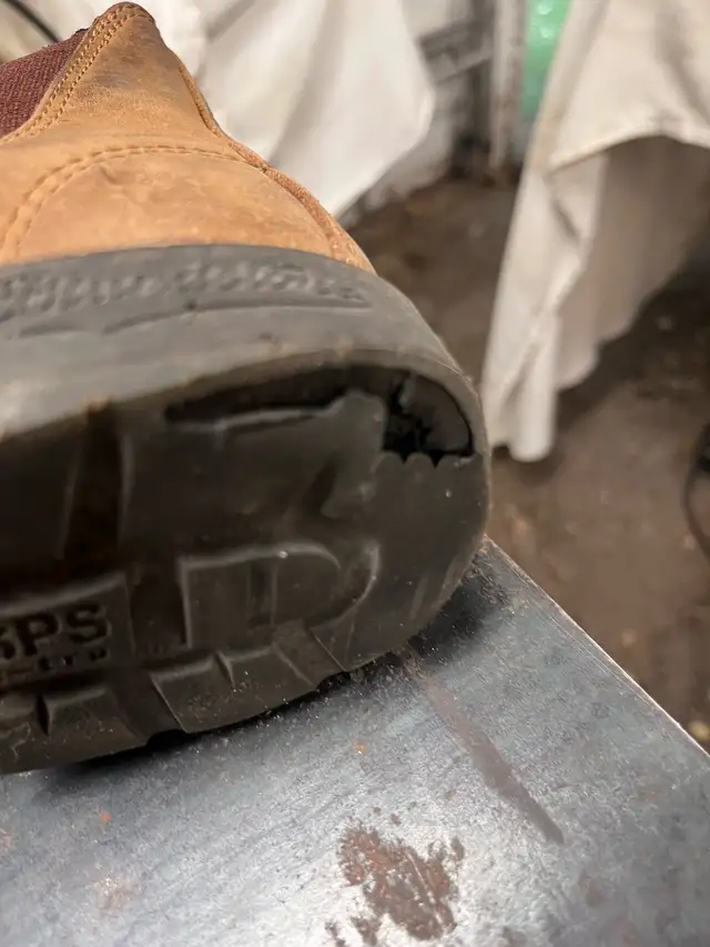 Blundstone boots size 5 1/2 ( read description) in Other in City of Toronto - Image 5