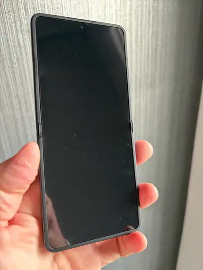 Samsung Galaxy Flip7, View more