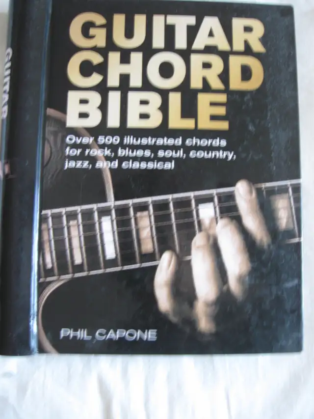 Guitar Chord Bible hardcover book in Guitars in City of Halifax - Image 2