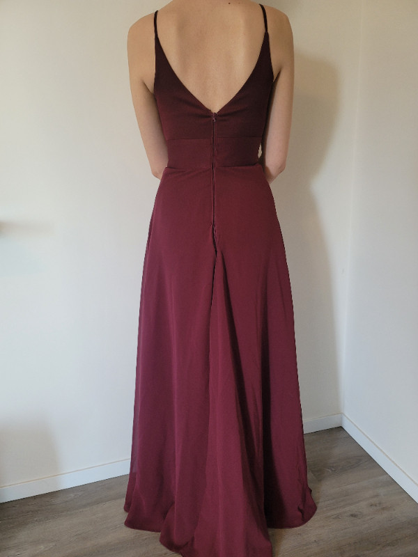 Burgundy Graduation dress **MUST GO** in Wedding in Calgary - Image 2