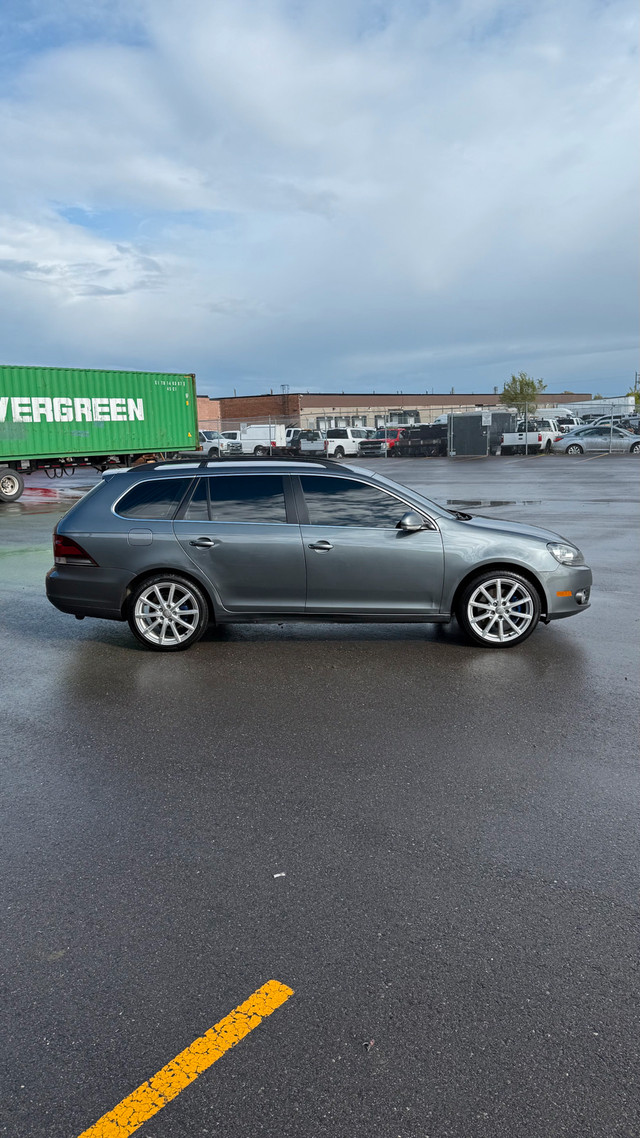 2011 VW Golf Sportswagon TDI in Cars & Trucks in City of Toronto - Image 4