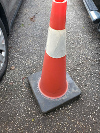 Pylons / safety cones