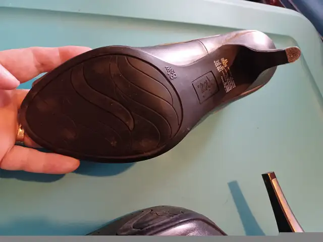 Fioni silver open toed high heels in Women's - Shoes in Calgary - Image 7