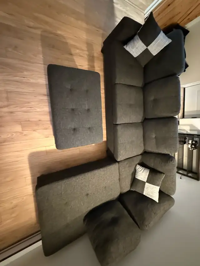 Palmer Square 3 Piece Upholstered Sectional in Couches & Futons in City of Halifax - Image 3
