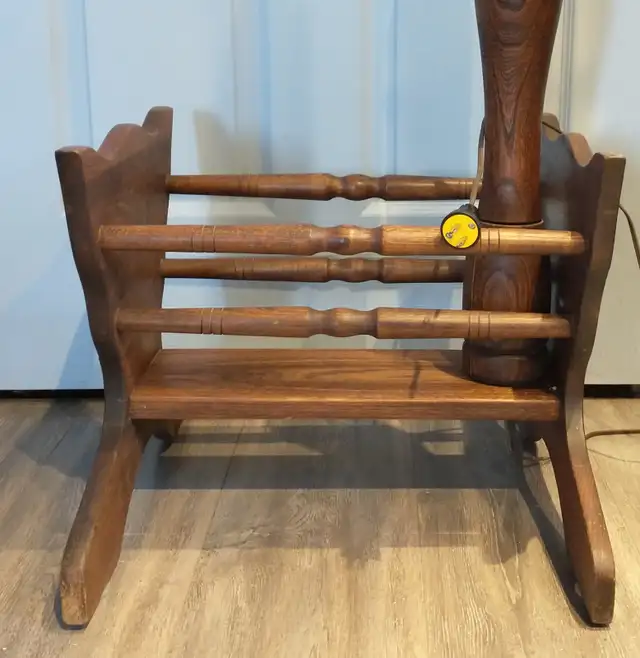 Vintage 70s floor lamp magazine rack in Home Décor & Accents in Ottawa - Image 8