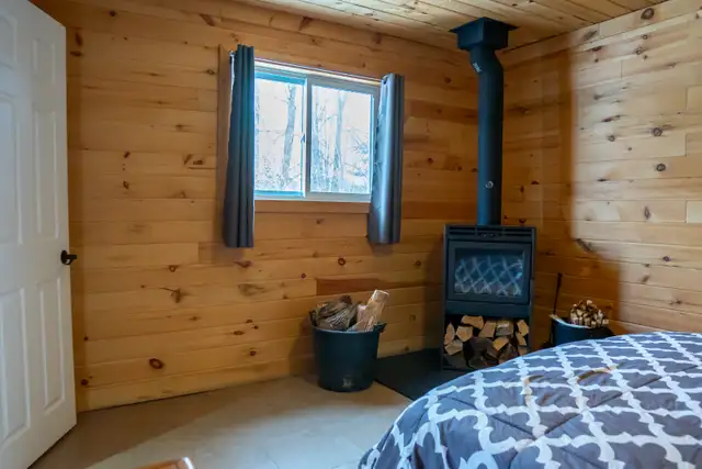 Midweek Cottage Escape with Hot tub in Ontario in Canada - Image 11