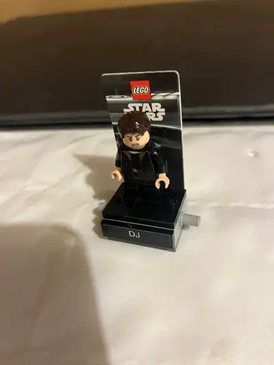 Lego Star Wars Set #40928: DJ polybag. Released in 2018 and no longer available. DJ is from the movi...