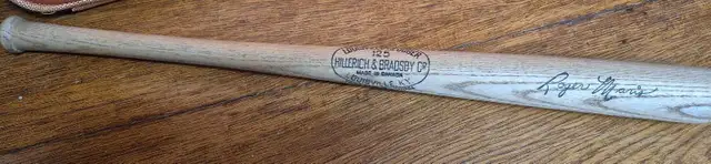Roger Maris Louisville Slugger Mini Bat "16 in Baseball & Softball in Barrie - Image 3