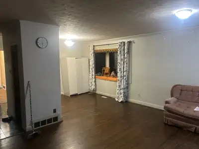 Contact: (647) 218-8180 — Serious inquiries only ✨ Spacious 3-Bedroom Upper Unit for Rent ✨ • Bright...