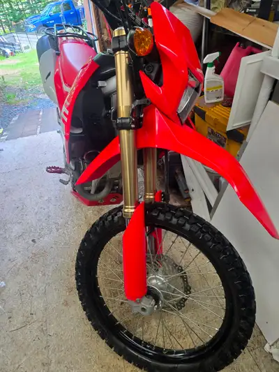 This 2020 Honda CRF250L is a reliable dual-sport motorcycle with only 5,500 km on the odometer, offe...