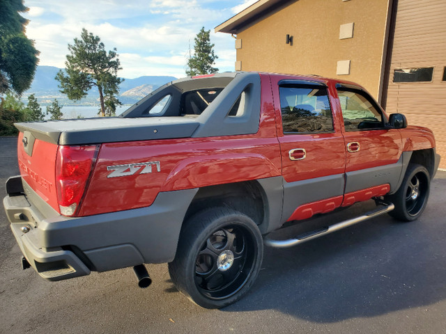 2002 CHEVY AVALANCHE 1500 Z71 4X4 ORIGINAL OWNER in Classic Cars in Kelowna - Image 4