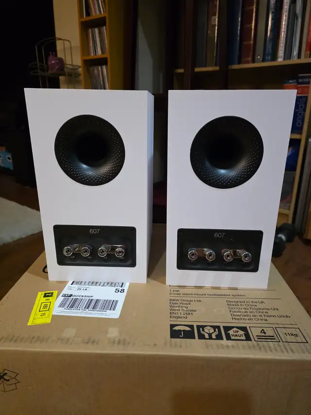 Bowers and Wilkins 607 S3 - Bookself Speakers in Speakers in Markham / York Region - Image 3