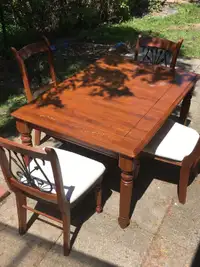 GRATUIT Table à manger en bois, extensible 4 chaises