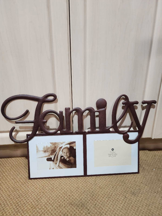 Family photo frame in Home Décor & Accents in Mississauga / Peel Region