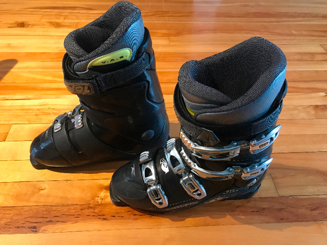 Bottes de Ski Boots 28.5 dans Ski  à Ouest de l’Île - Image 2