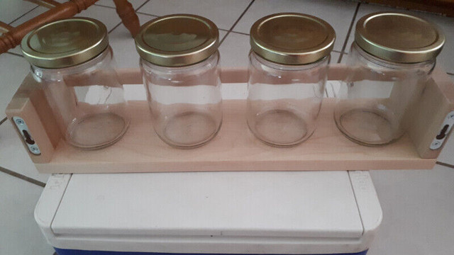 spice rack with glass jars. in Kitchen & Dining Wares in Sault Ste. Marie - Image 2