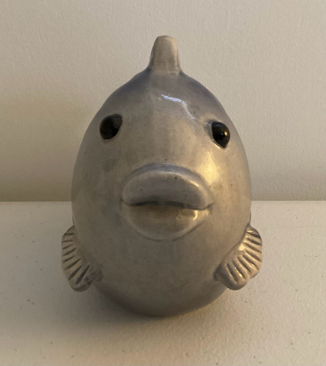 Super Cute Grey and Blue Ceramic Fish Tea Candle Votive Holder dans Décoration intérieure et accessoires  à Ouest de l’Île - Image 4