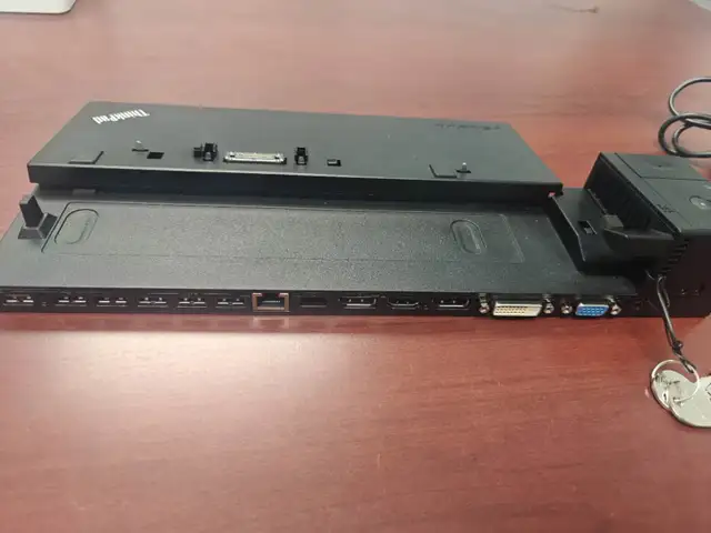 Lenovo Thinkpad laptop docking station 40A2 in Laptop Accessories in Markham / York Region - Image 2