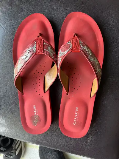 Coach Sandals Like new condition Size 10B Located South Surrey
