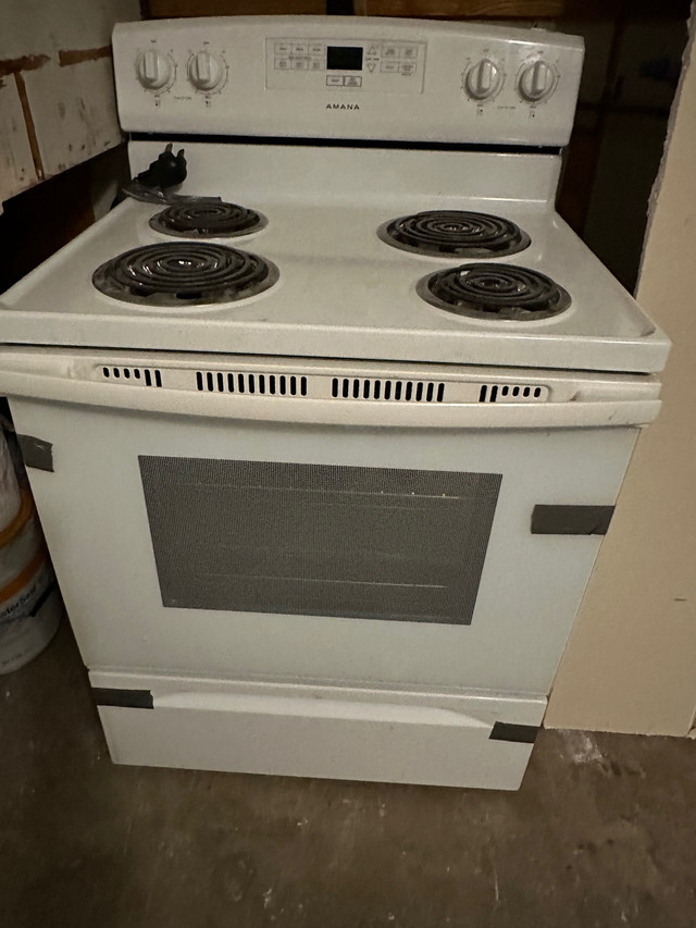 Amana Electric Range in Stoves, Ovens & Ranges in Mississauga / Peel Region