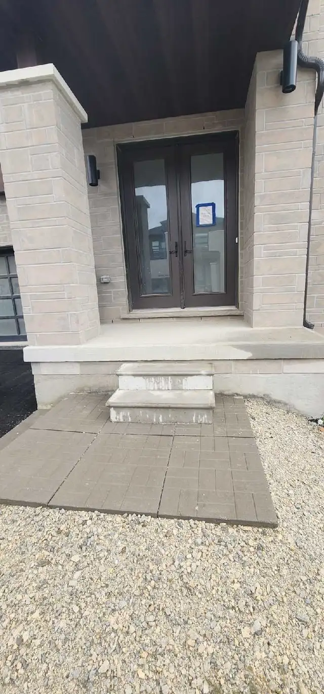 ONE PRIVATE AND SPACIOUS ROOM FOR RENT IN BRAMPTON 