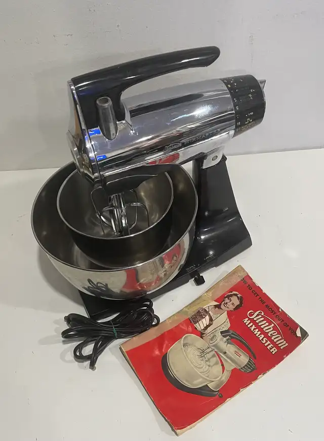 Vintage Sunbeam Mixmaster Chrome Stand Mixer Electric Countertop in Other in Edmonton - Image 4