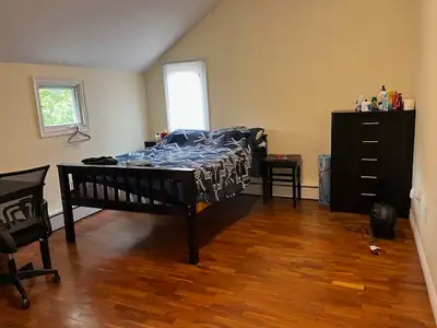 FURNISHED SUITES in ALL FEMALES 3 bedroom, 2 bath APARTMENT
