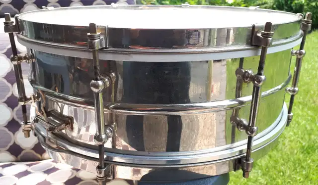 1930's Vintage Ludwig Pioneer Snare Drum. 8 Lug Brass Shell. in Drums & Percussion in Oakville / Halton Region - Image 8