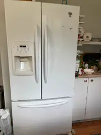 ON HOLD - FREE appliances (fridge, stove & portable dishwasher)
