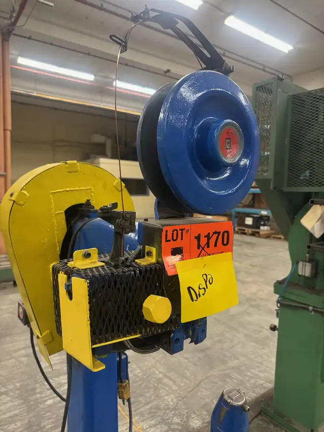 Agrafeuse boite ACME H12-P Box stitcher - Silverstitcher in Other in Drummondville - Image 4