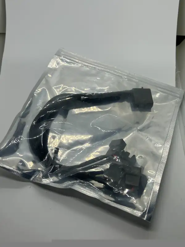Molex Computer Cooling Fan Splitter Cable in Cables & Connectors in Markham / York Region - Image 3