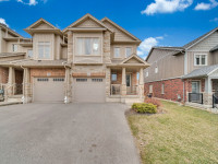 FOR SALE TOWNHOUSE 4 BED 3.5 BATH KITCHENER