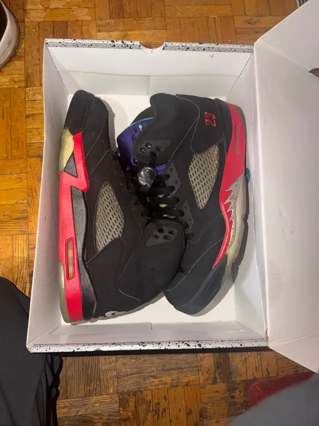 Air Jordan 5 in Men's Shoes in Mississauga / Peel Region - Image 2