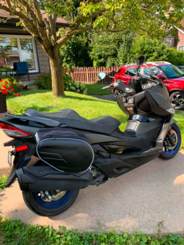 Moto suzuki Bergman 400 noir dans Routières  à Laval/Rive Nord