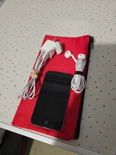 iPod touch (4th generation) 8gb. Serial Number: C3VFN435DCP7 Included: • iPod Touch • Charging cable...