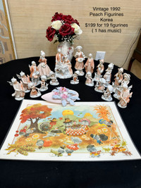 Vintage 1992 Peach Elegance Figurines- made in Korea . 19 figuri