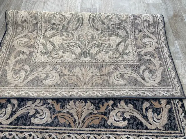 Decorative Area Rug in Rugs, Carpets & Runners in Ottawa - Image 8