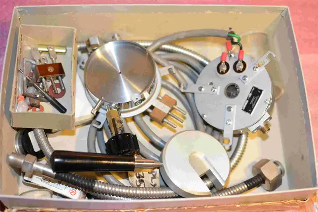 Reichert Zetopan Microscope and Accessories Photos in Other in Barrie - Image 7