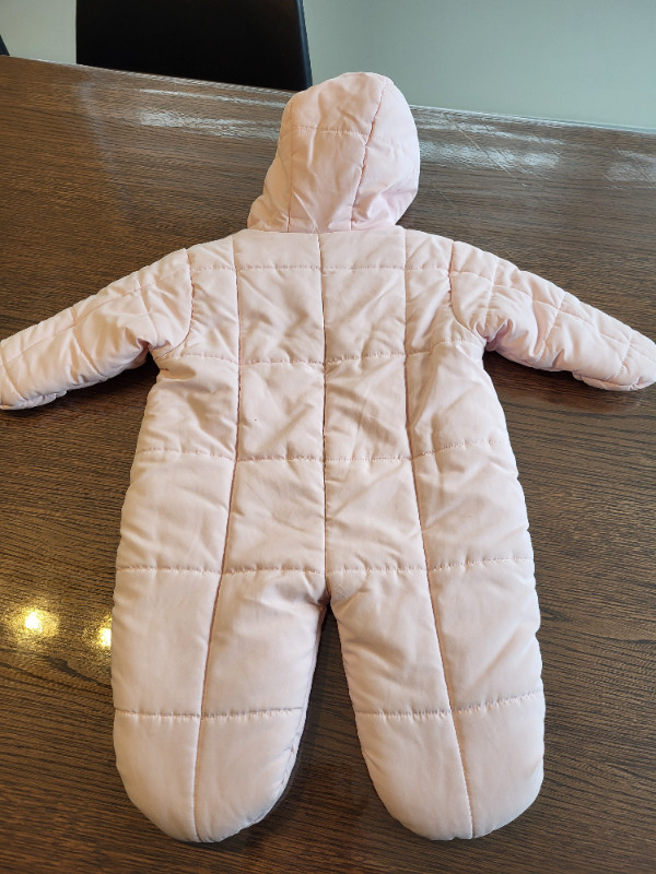 Habit de neige rose - bébé dans Vêtements - 9 à 12 mois  à Laval/Rive Nord - Image 2