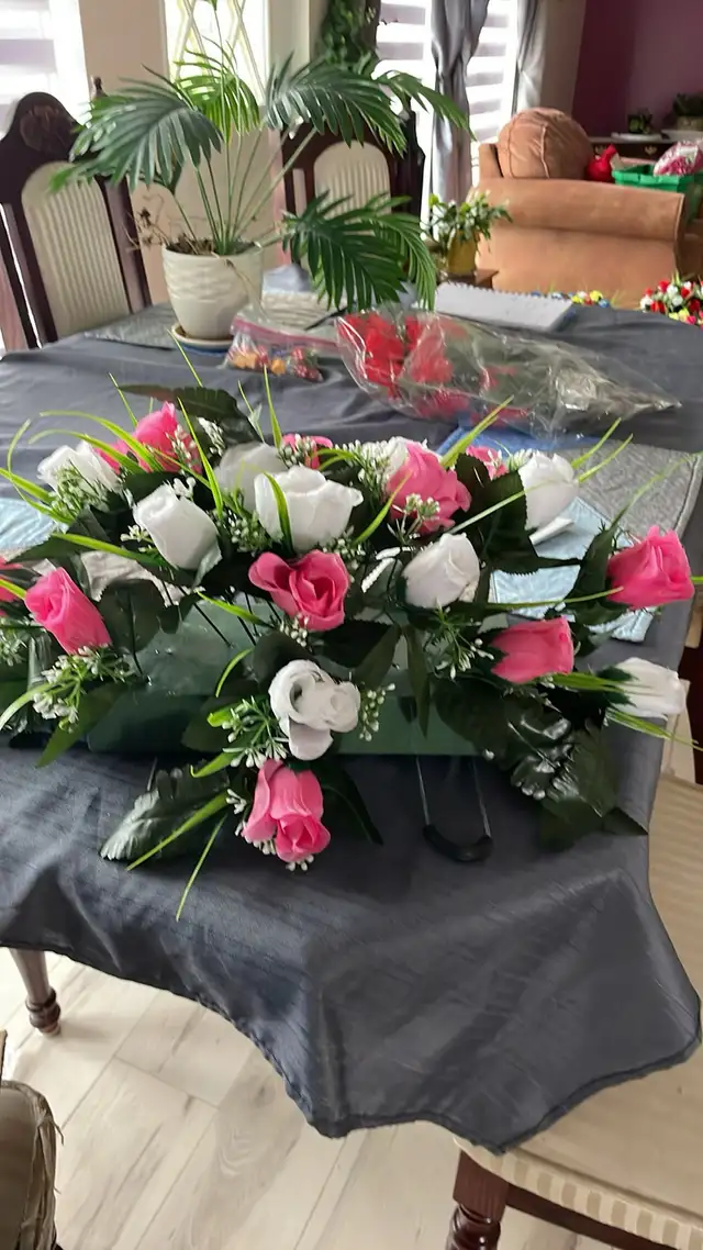 flowers arrangements fleural cemetery center peace in Hobbies & Crafts in Bathurst - Image 8