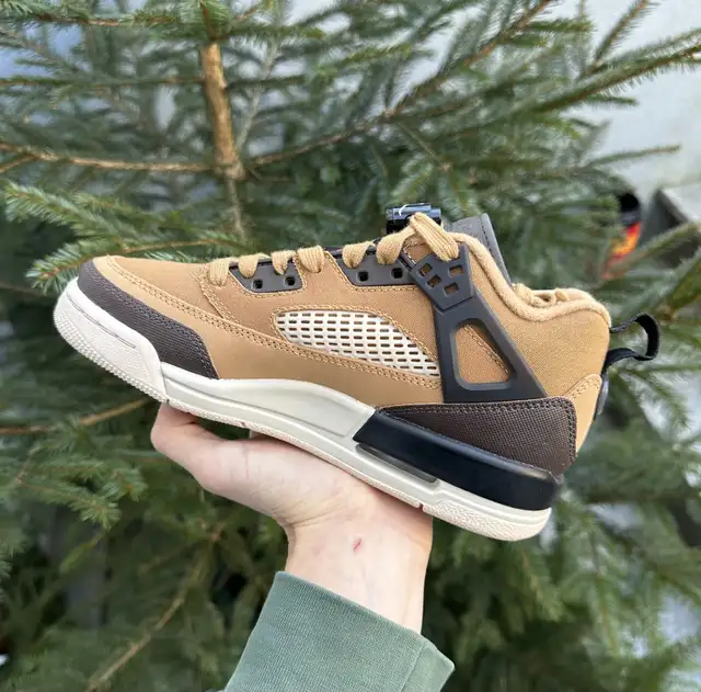 Kids shoes Jordan Spizike Low Flax Baroque Brown brand new 3,5Y  in Men's Shoes in Mississauga / Peel Region - Image 6