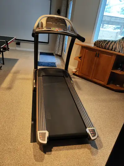 AFG 5.1AT Treadmill – Excellent Condition + Floor Mat + Manuals, View more