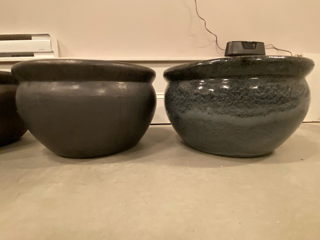 Large Earthenware Low pots x 4  in Outdoor Décor in Edmonton - Image 4