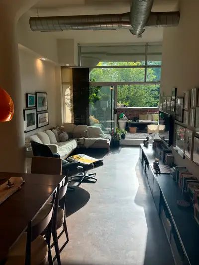 Leslieville Loft - furnished one-month rental: (July 2025)