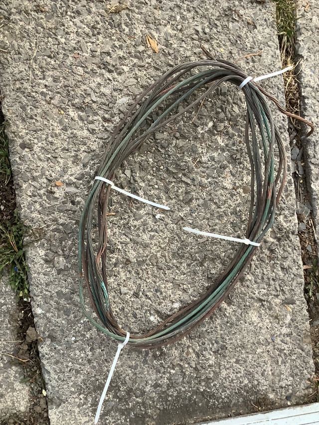 6 gauge bare copper ground wire (+/- 36 feet) in Electrical in City of Montréal