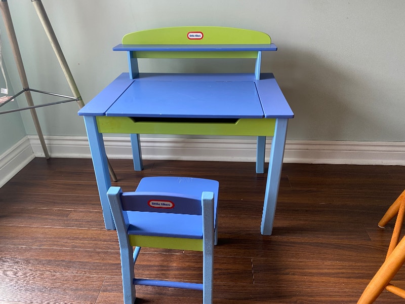 Little Tikes Kids School/Art Desk with Chair Desks Guelph Kijiji