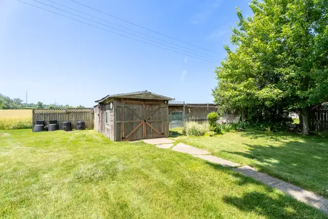 Fantastic Well Maintained Country Home! in Houses for Sale in Chatham-Kent - Image 30