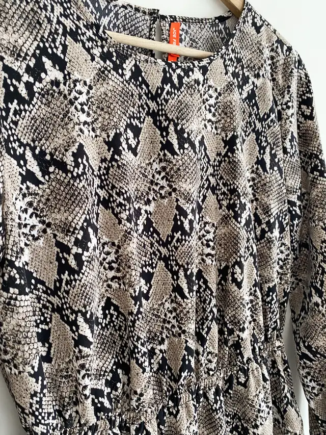 Long Sleeve Dress in Women's - Dresses & Skirts in Kitchener / Waterloo - Image 8